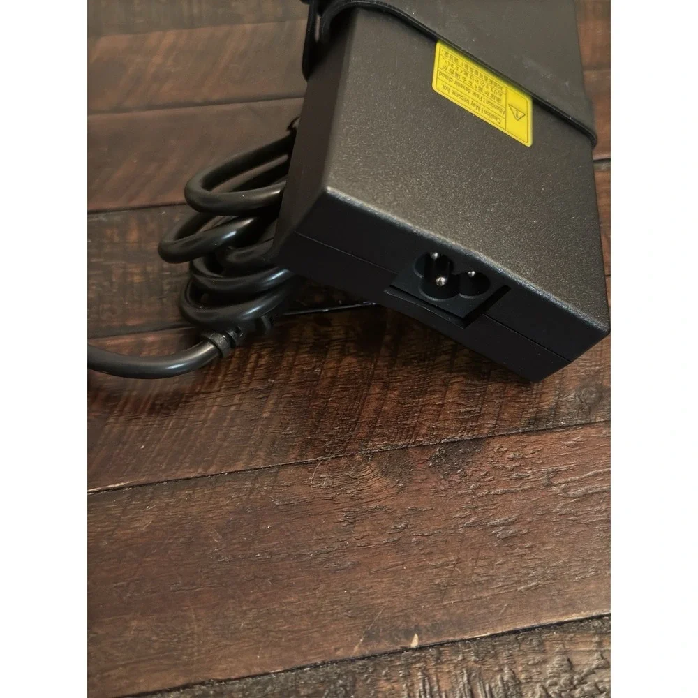 Genuine Dell 0JU012 130W 19.5V 6.7A 7.4mm AC Adapter Only
